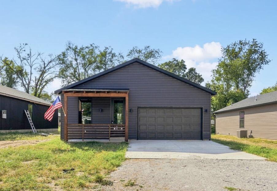 325 S Oak 1