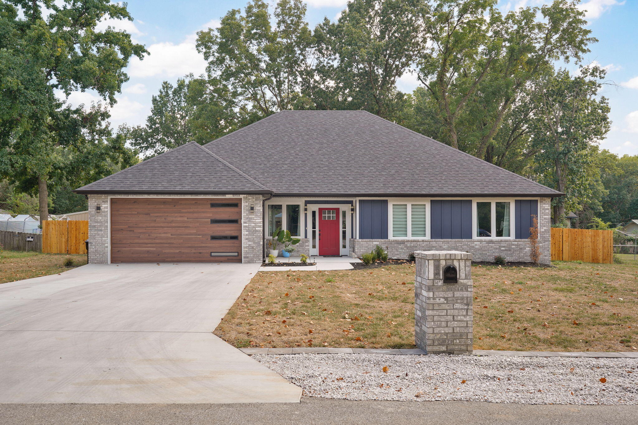112 W Oak