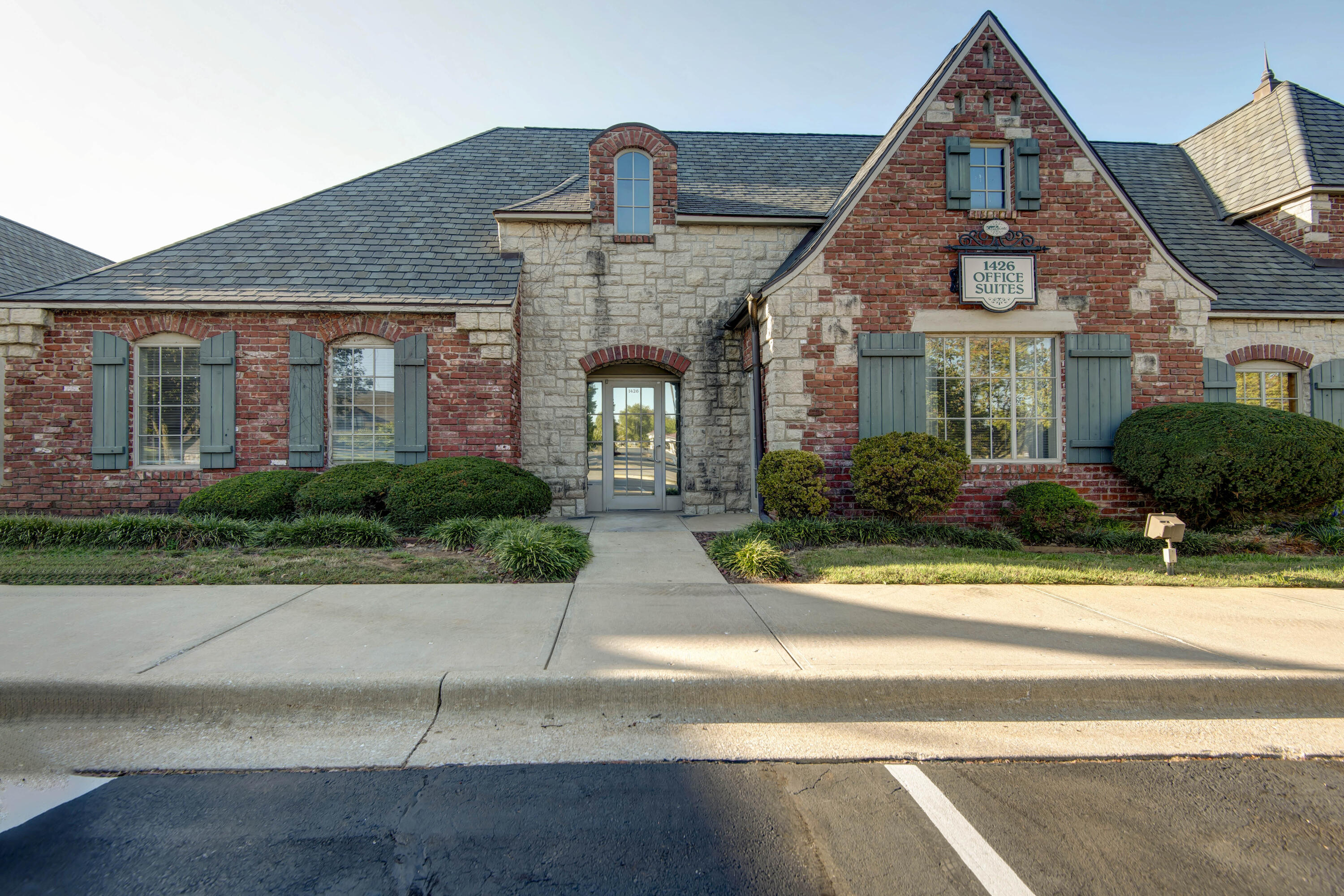 1426 E Bradford #Suite C 1