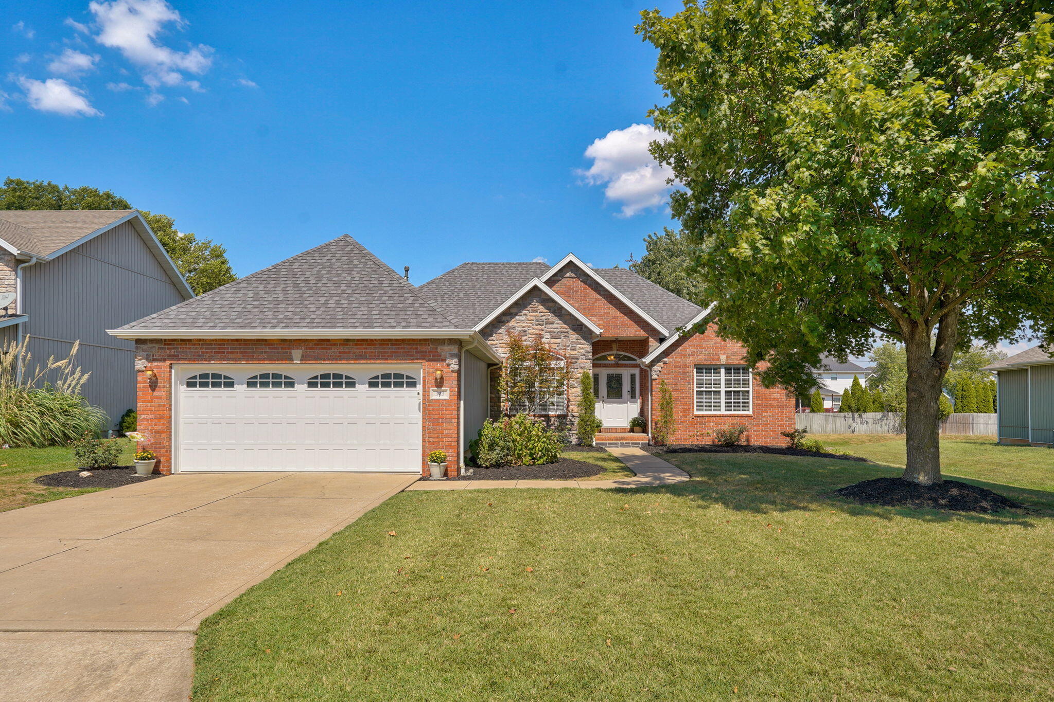 343 E Grace