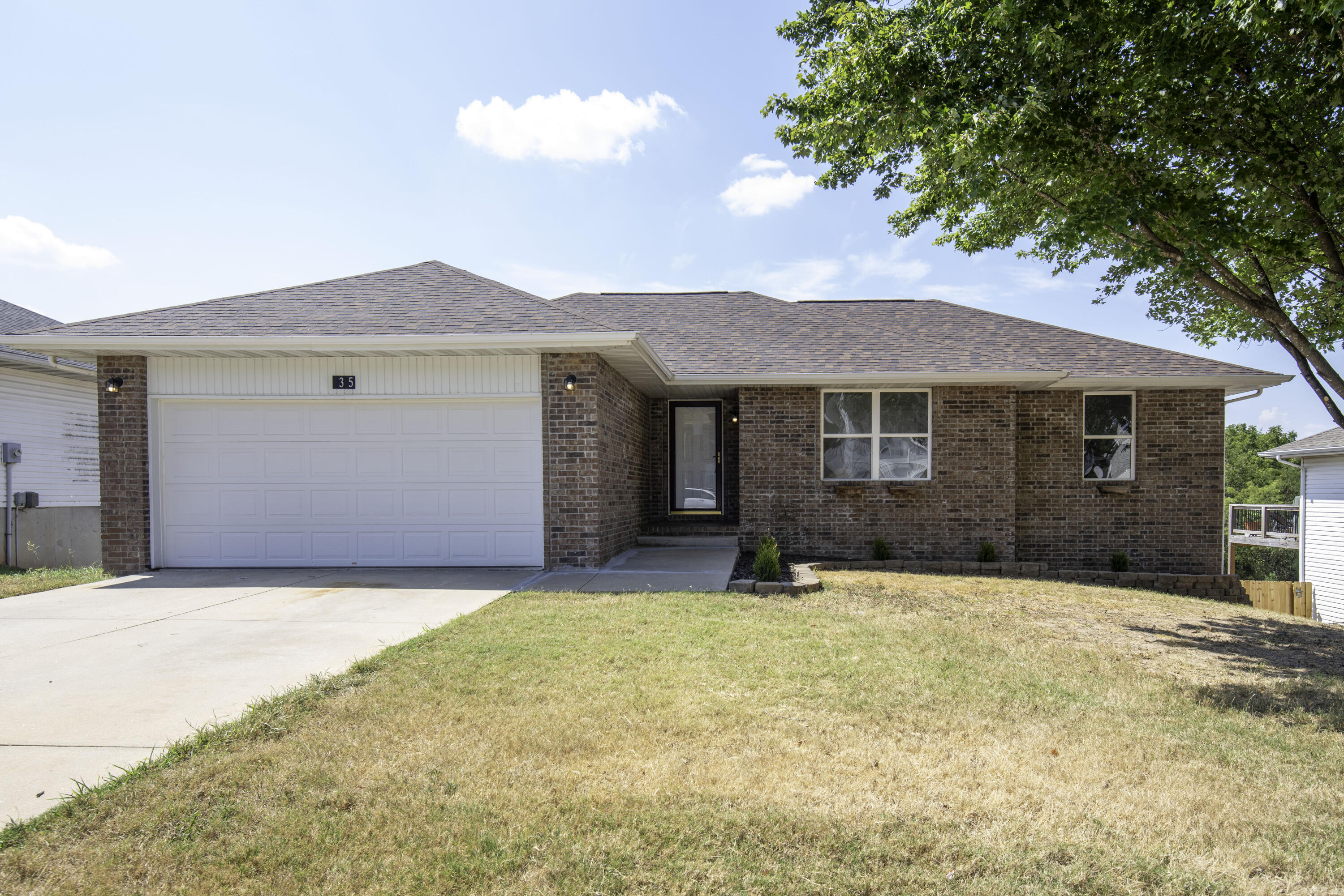 3355 S Valley View 1