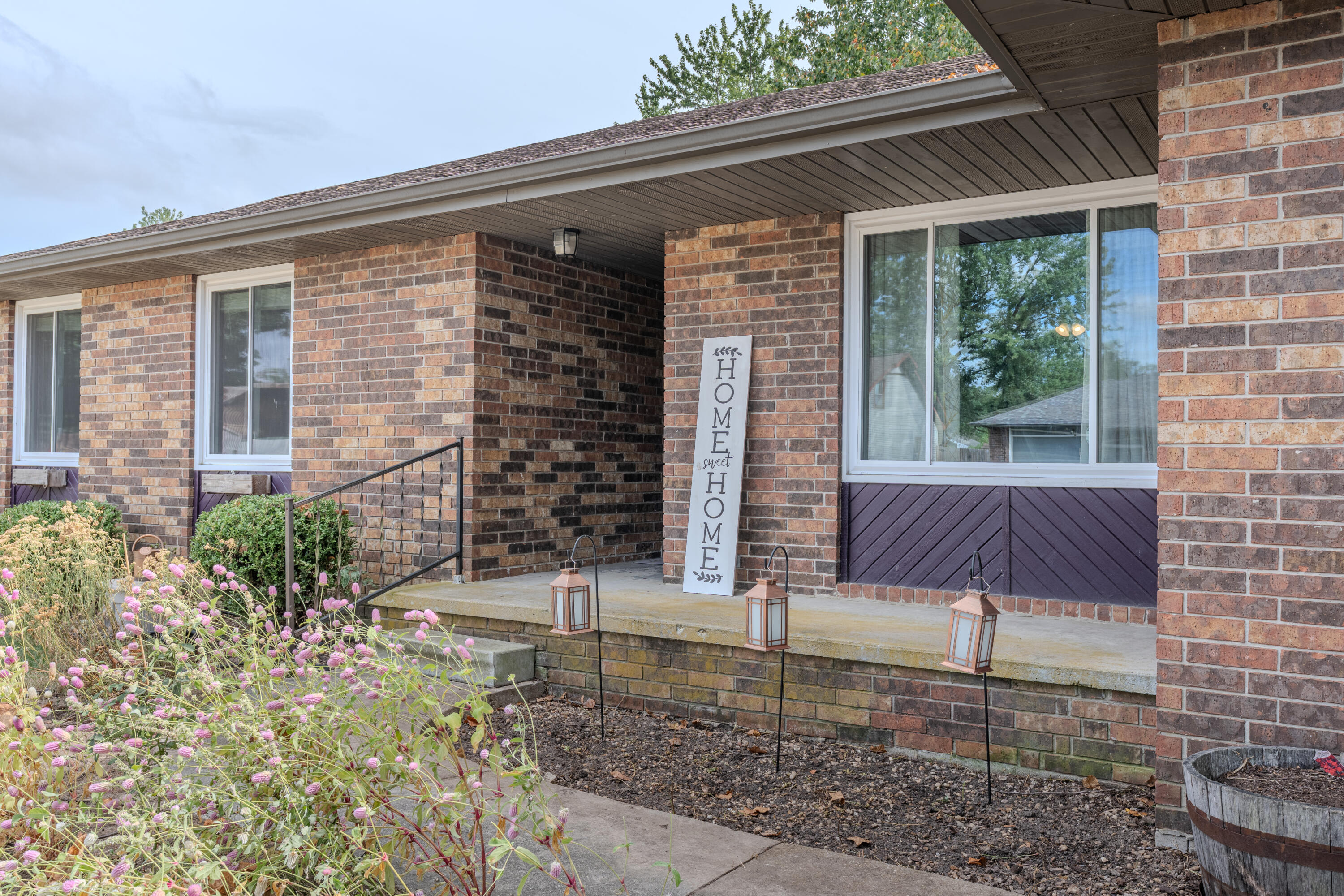 2758 W Swan 1