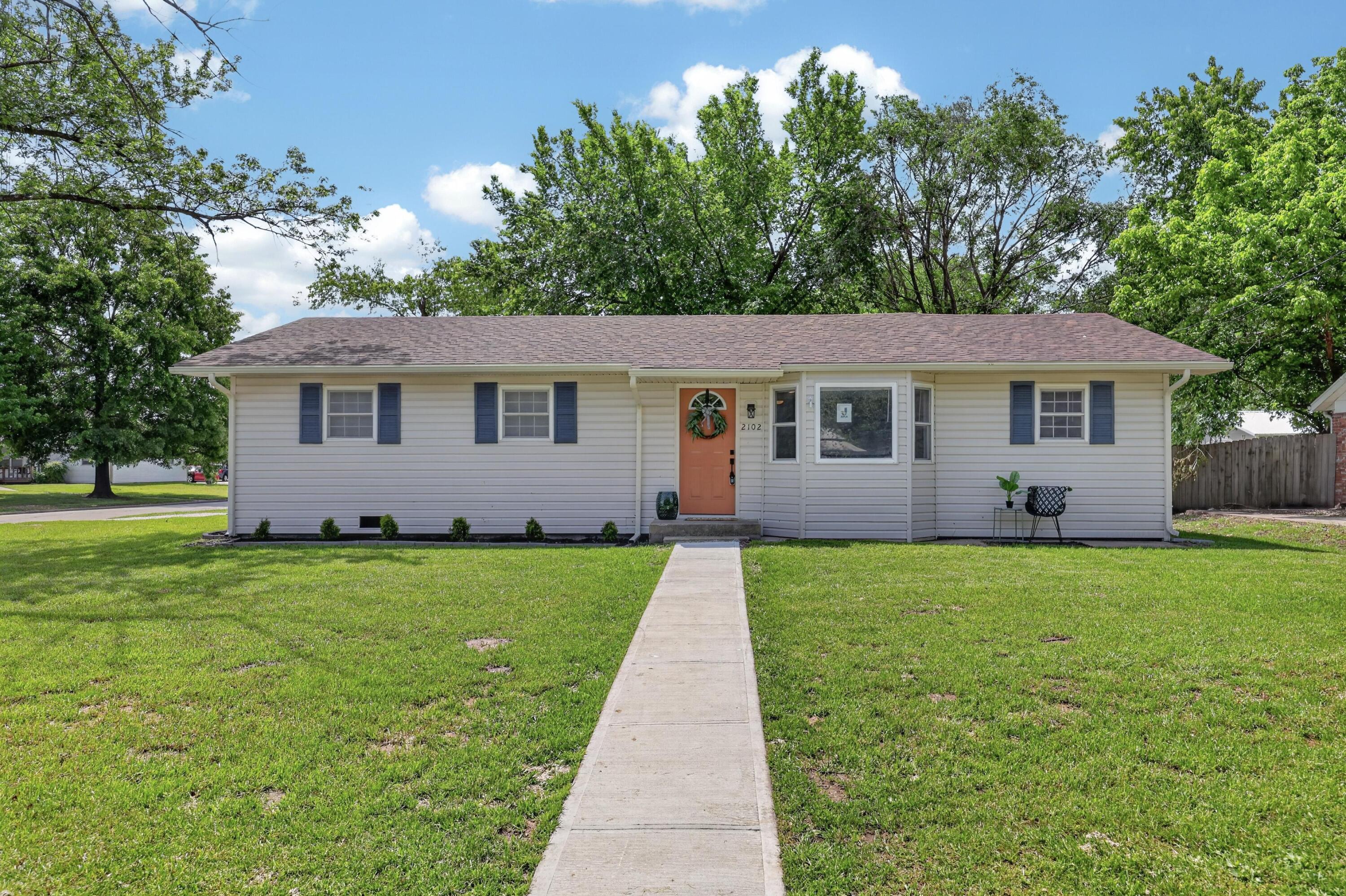 2102 W 12th 1