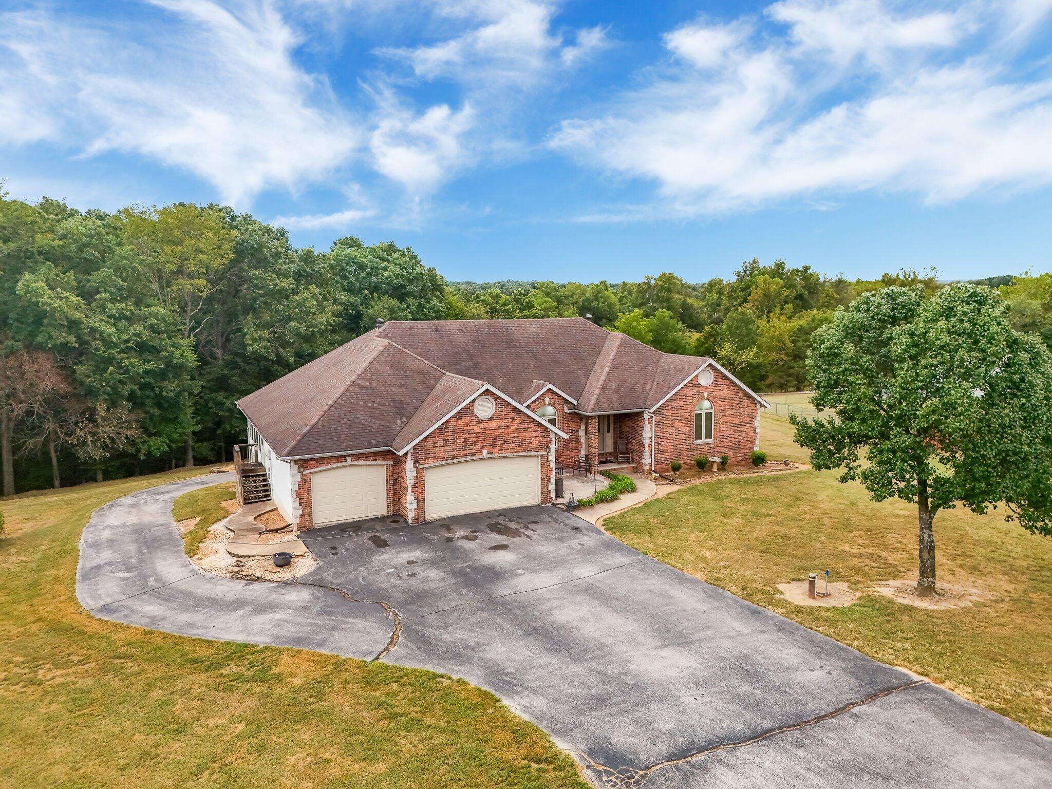 1818 W Country Hill 1