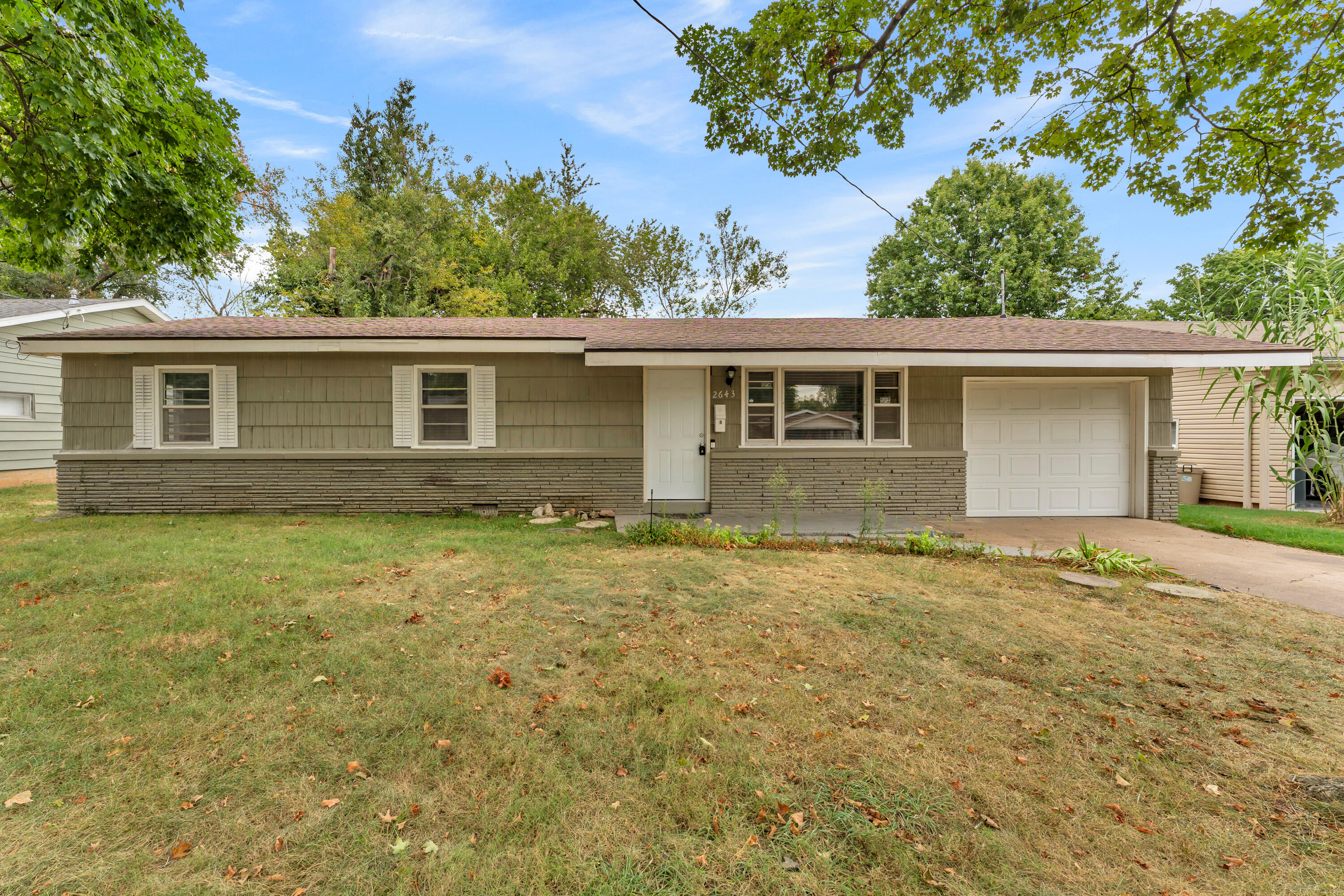 2643 E Belmont 1