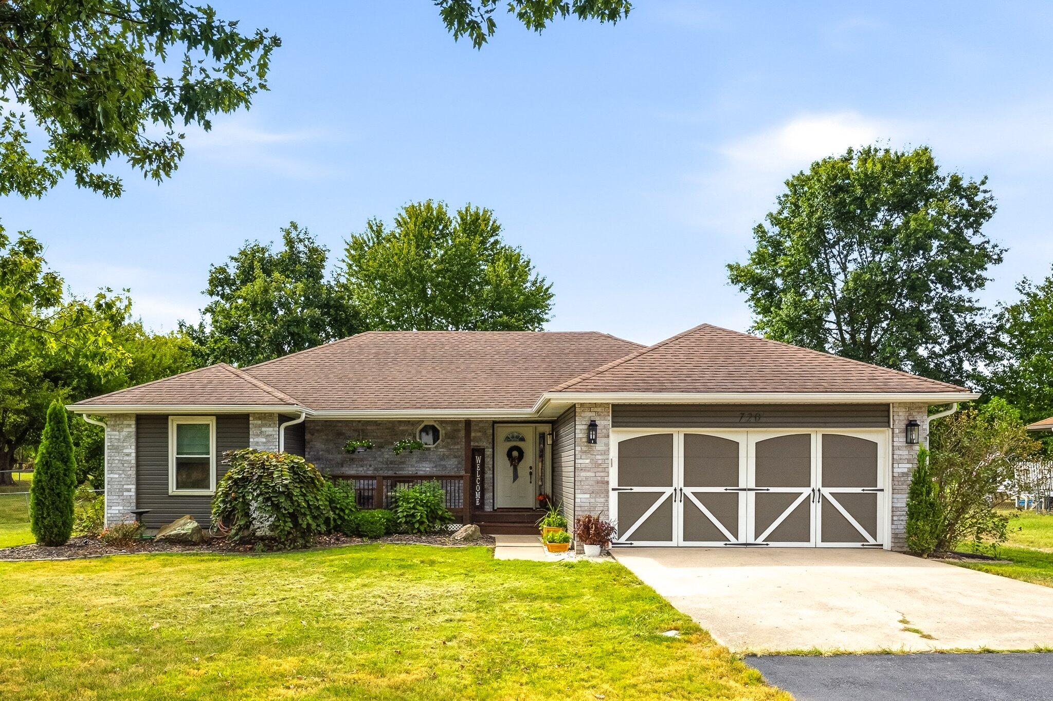 720 Lone Hickory 1