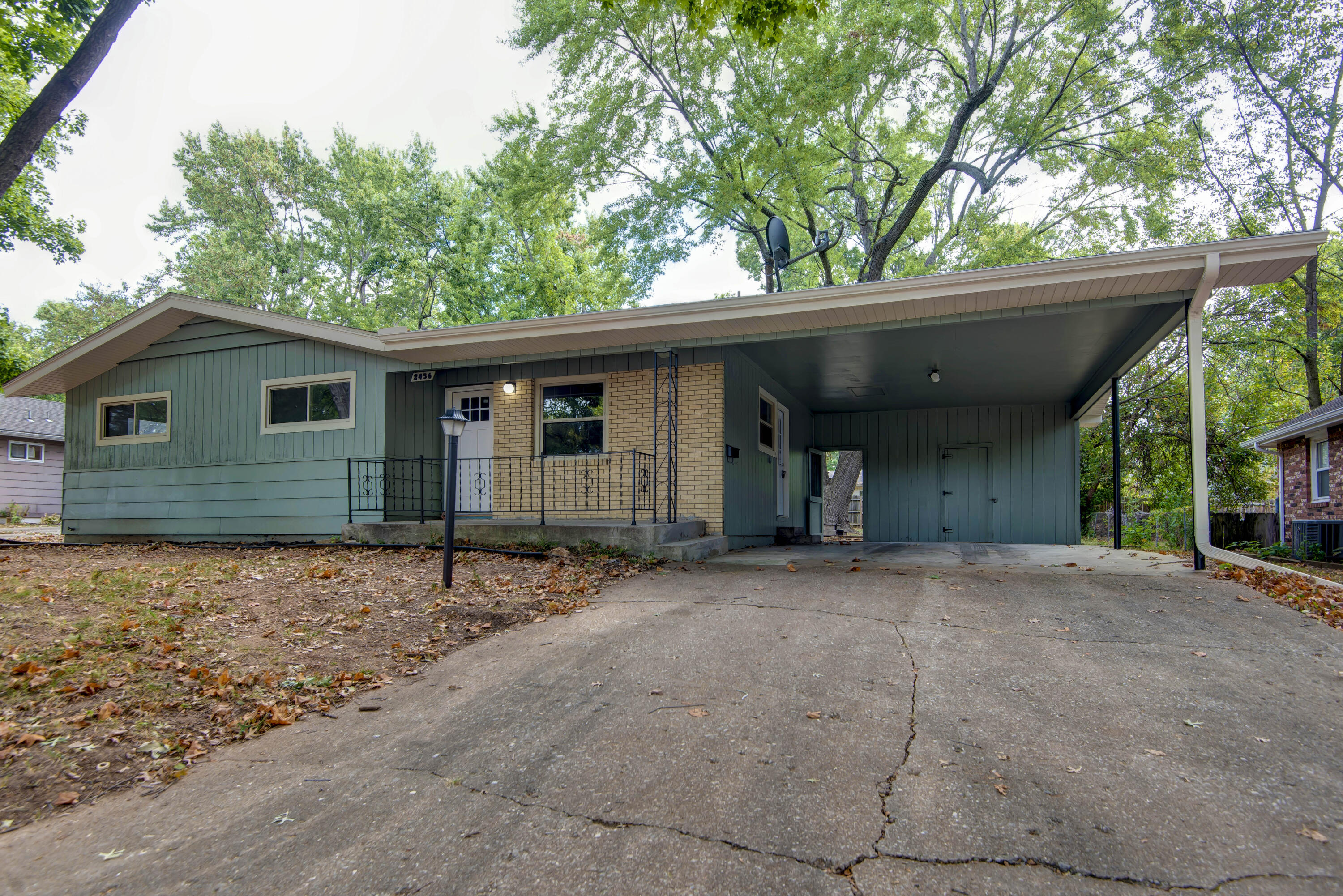 2456 S Ferguson 1