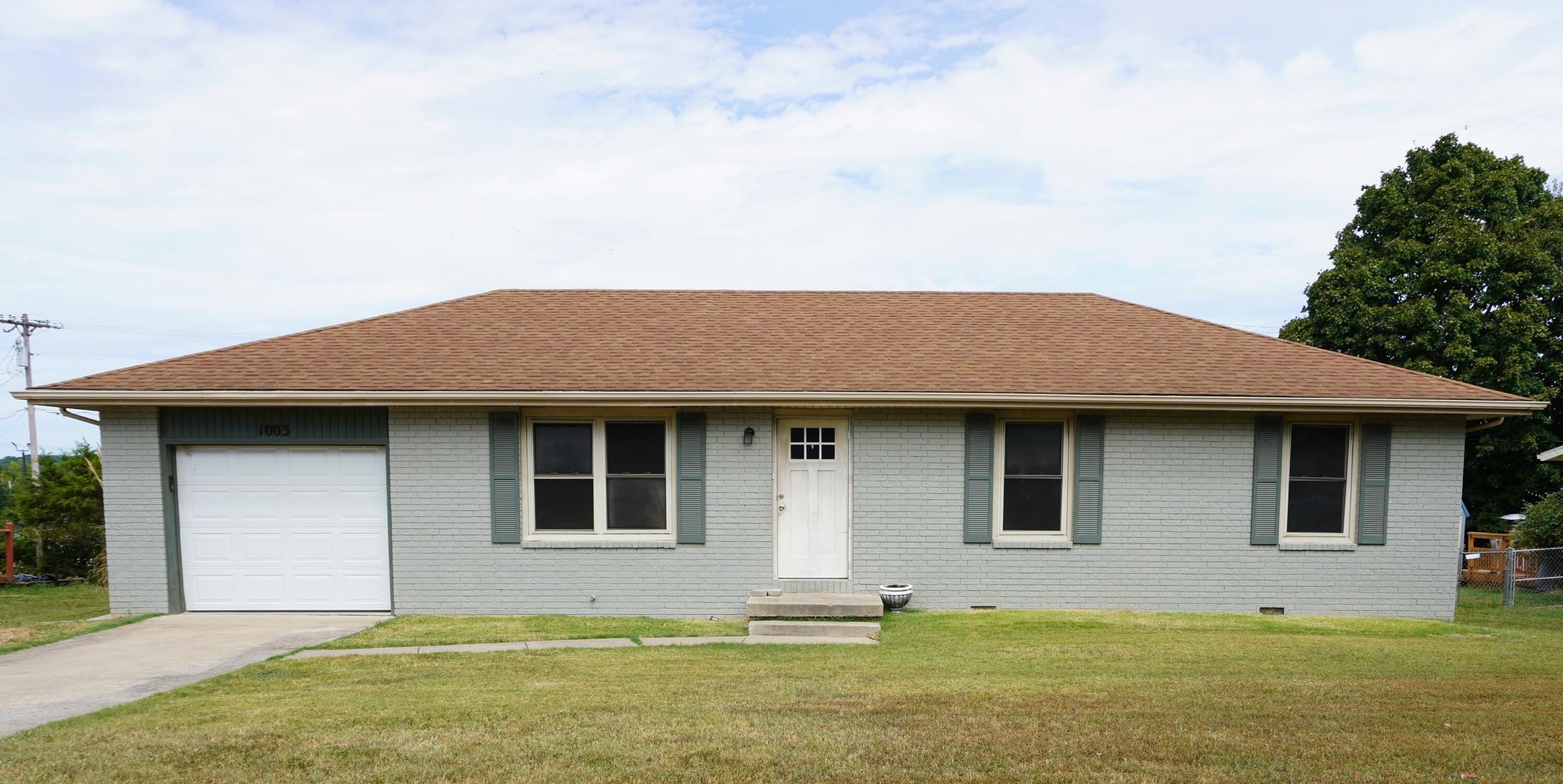 1003 E Parkview 1