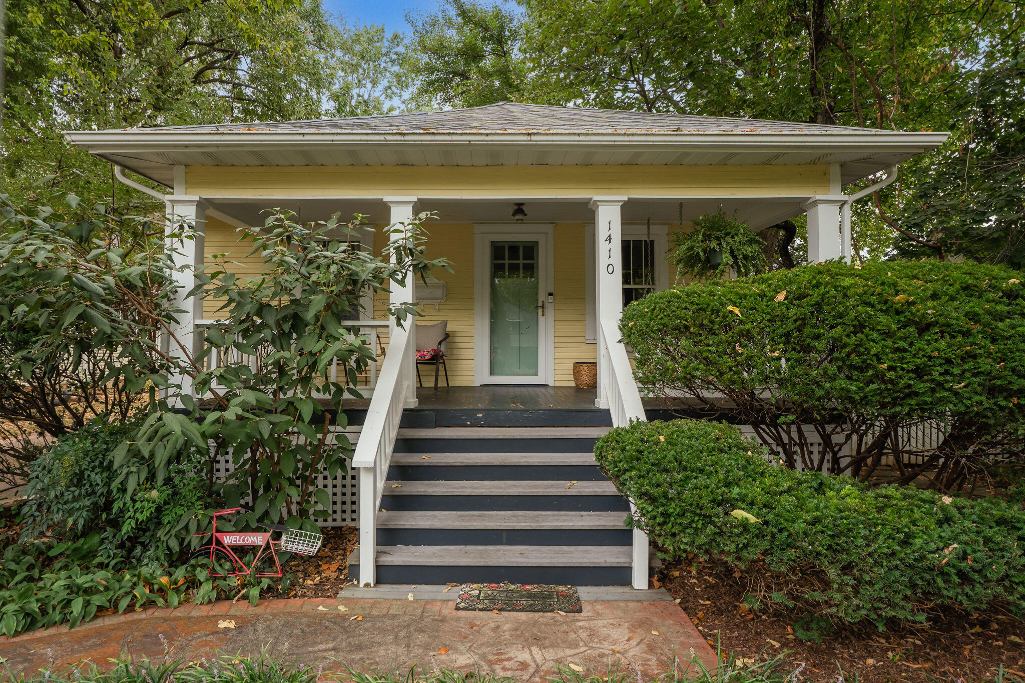1410 E Stanford
