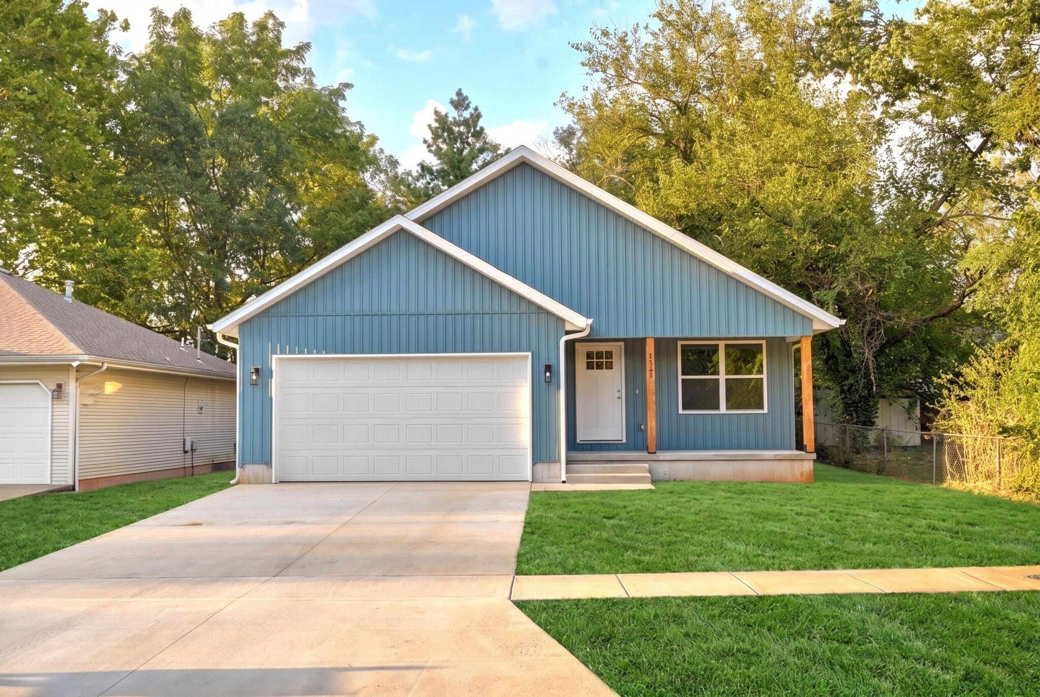 3307 W Lombard 1