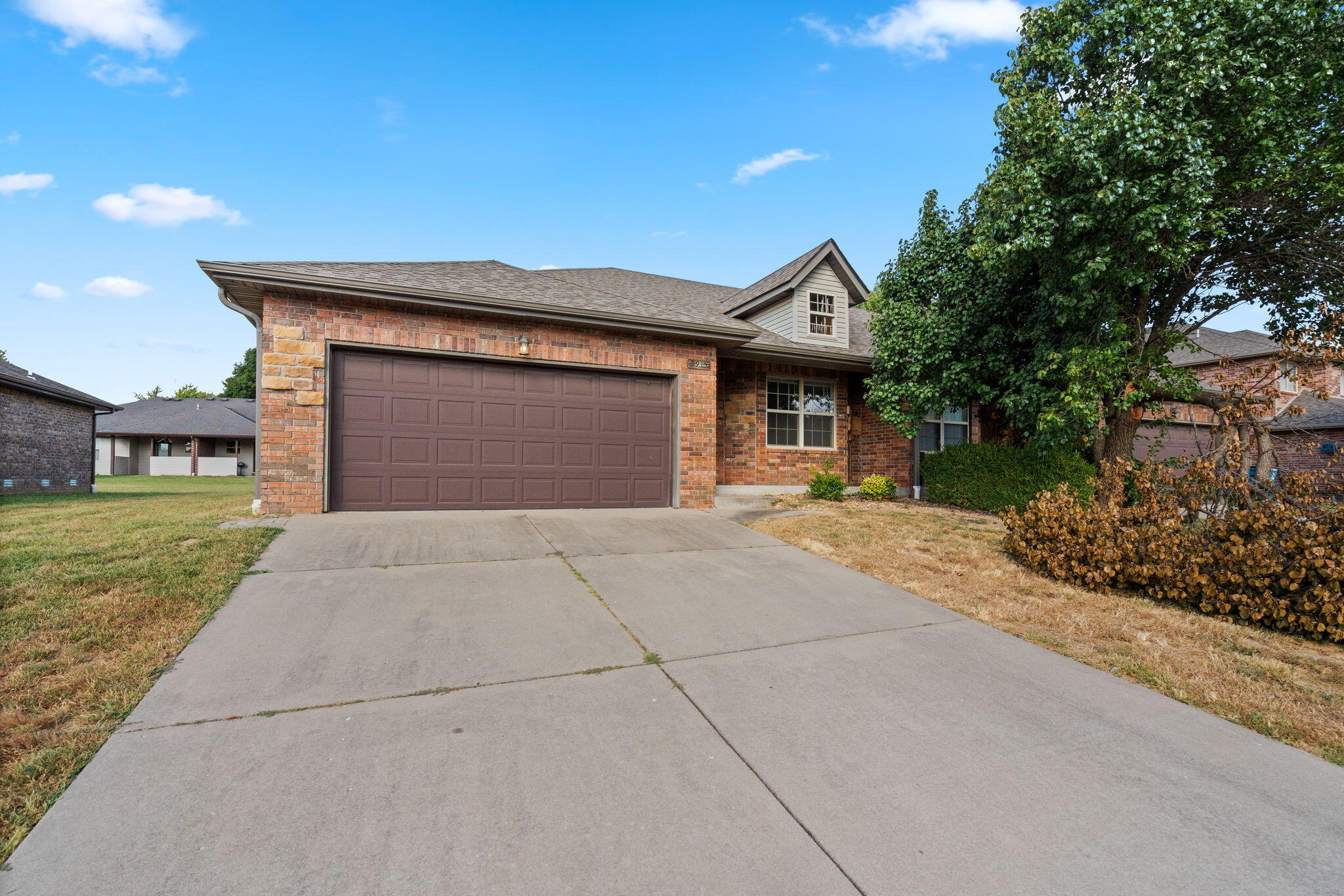 3915 N 15th