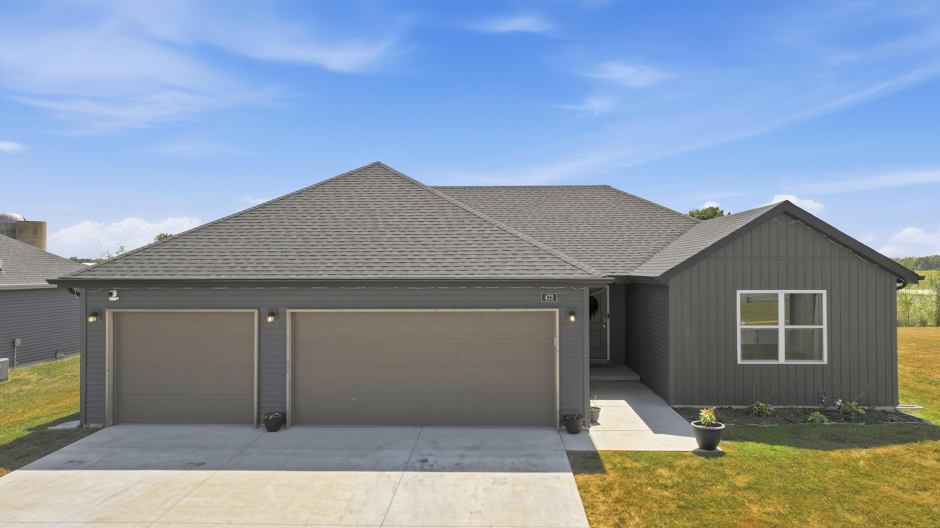 472 W Ledgestone 1