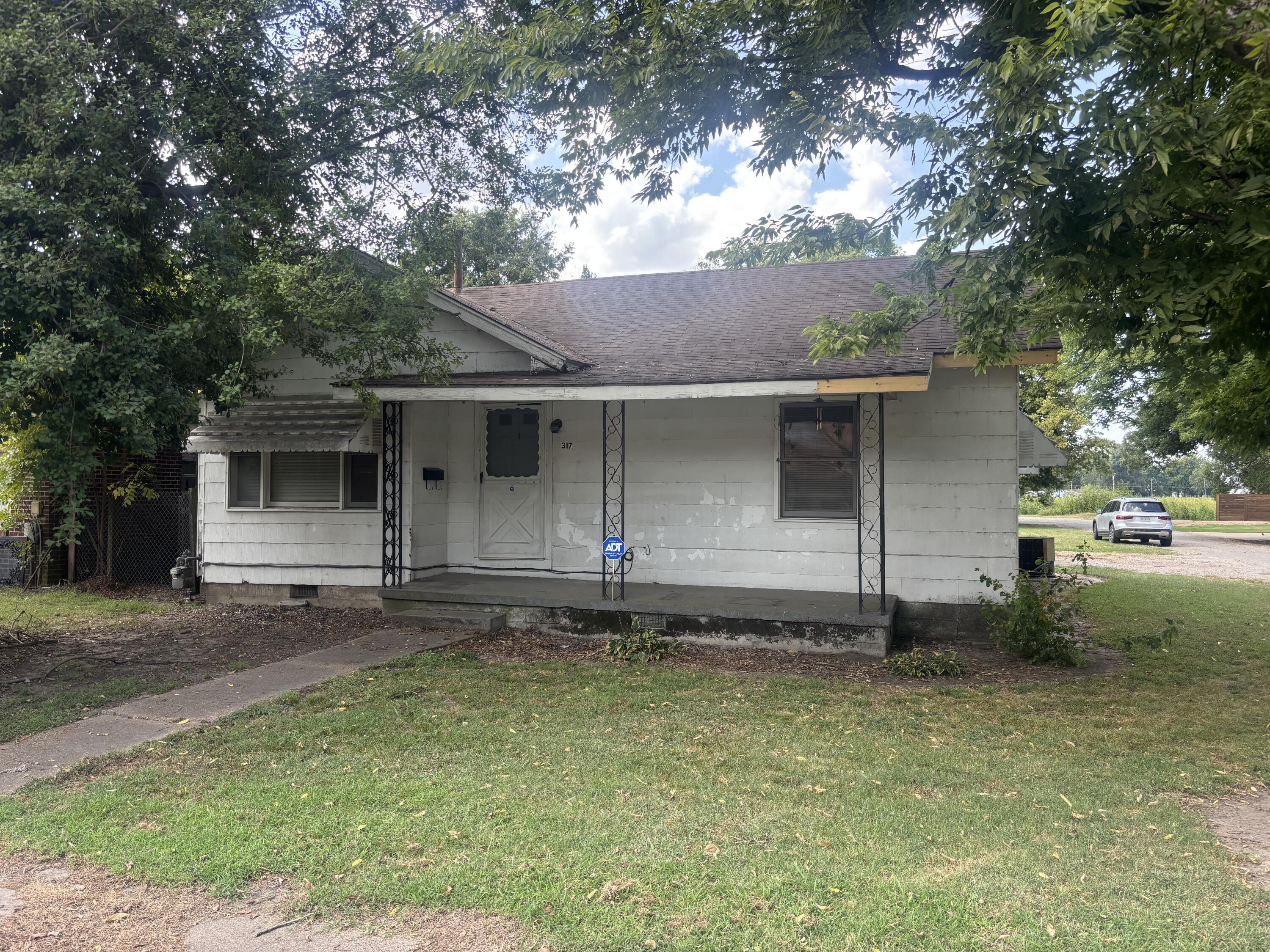 317 W Main 1