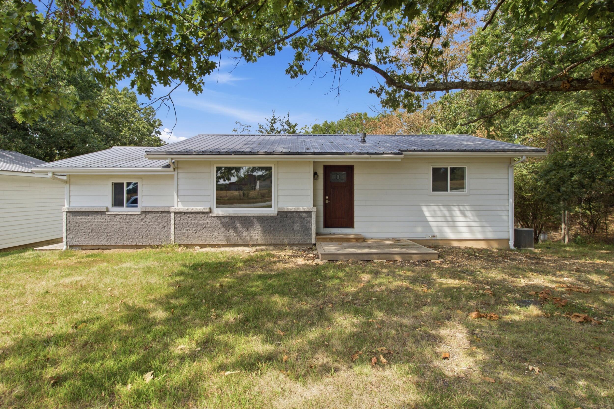 689 Oak Hill Drive 1