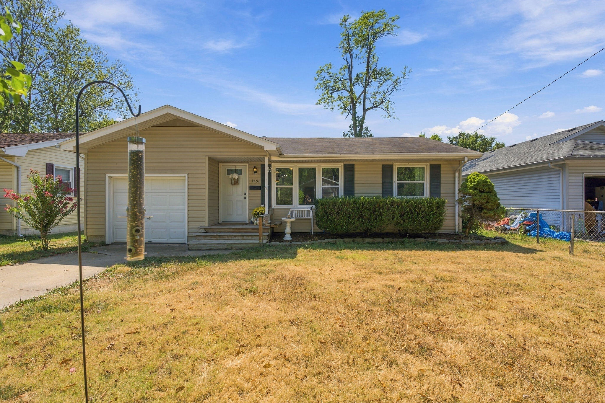 1452 E Lindberg 1