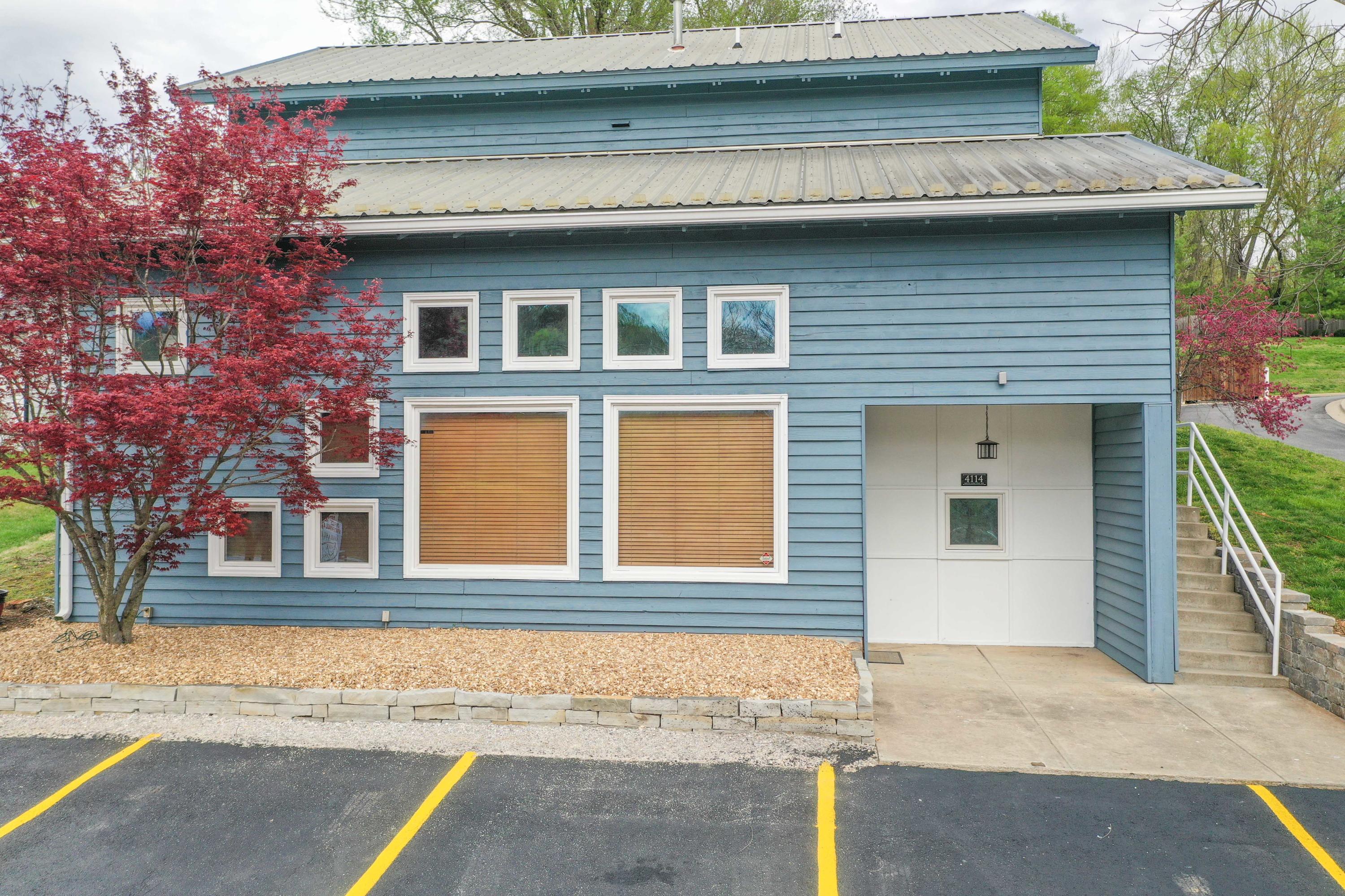 4114 S Lone Pine