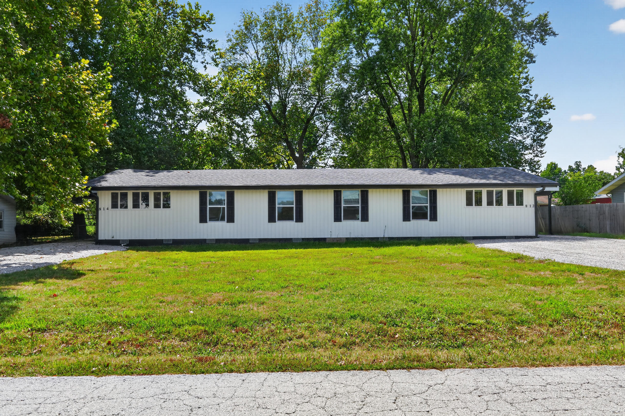 812 E Lindon 1