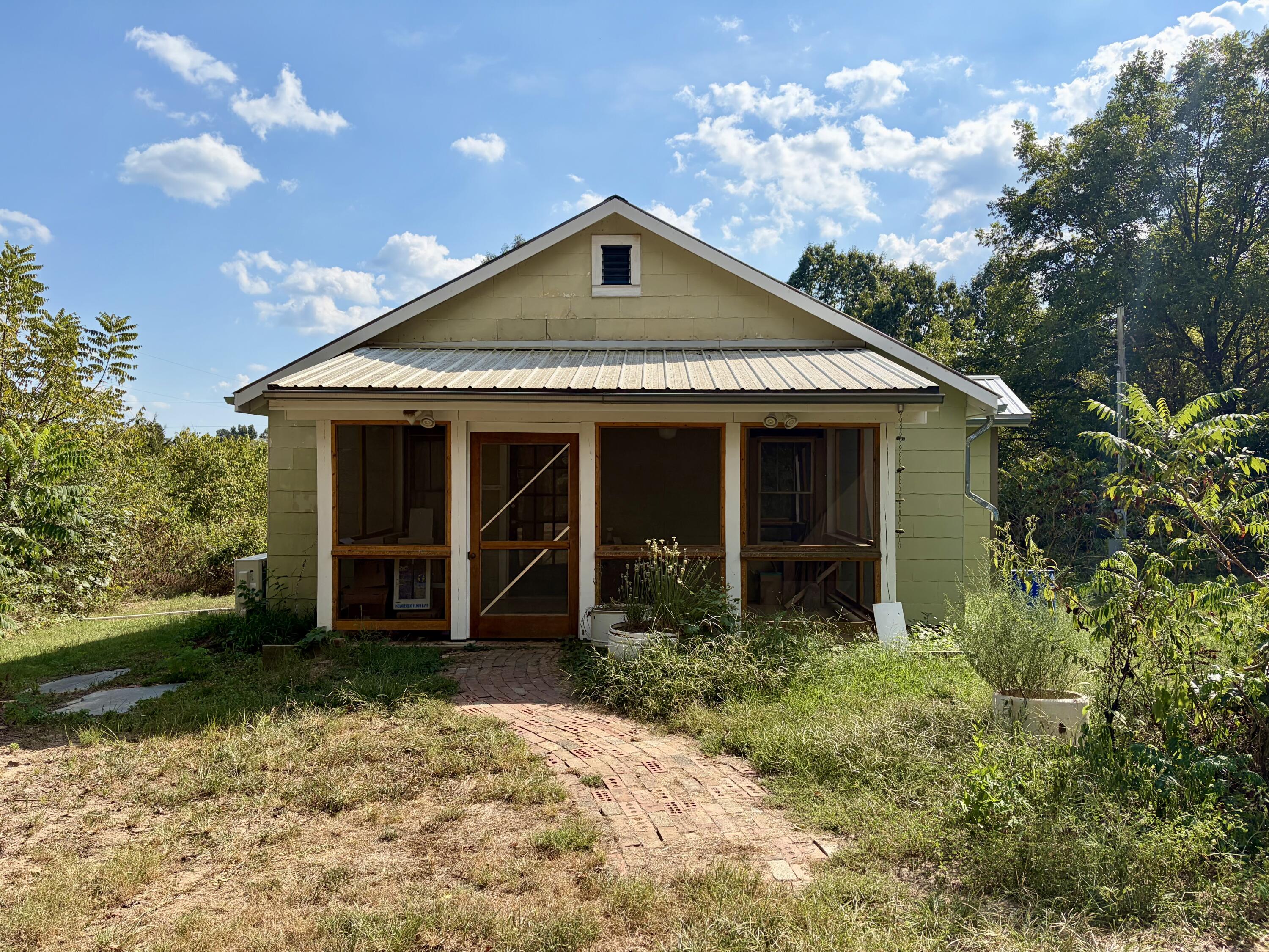 960 County Road 412 1