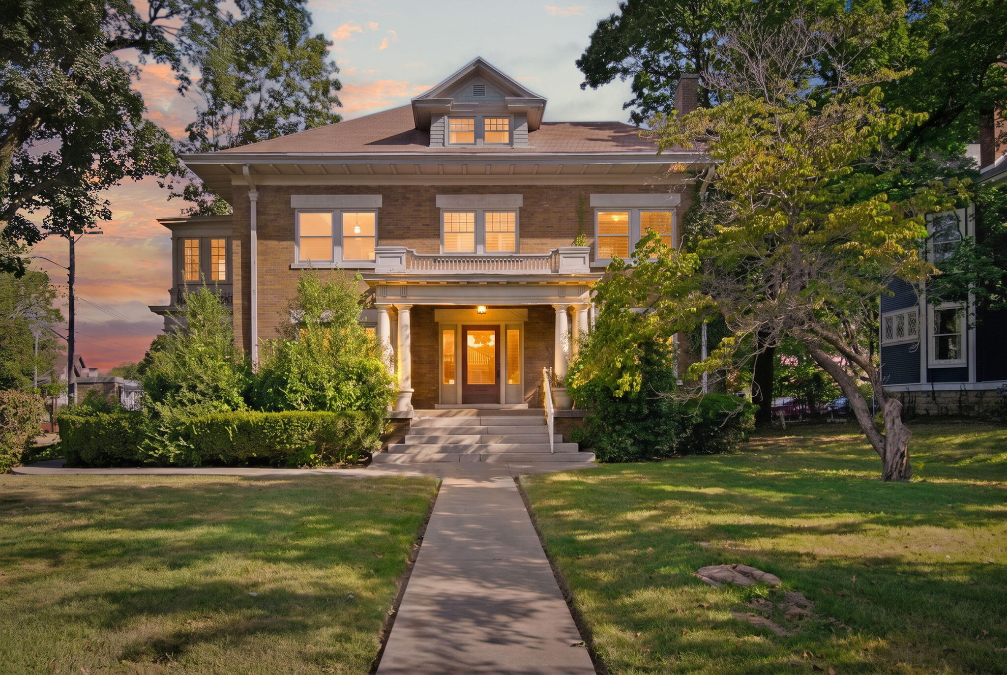 1201 E Walnut 1
