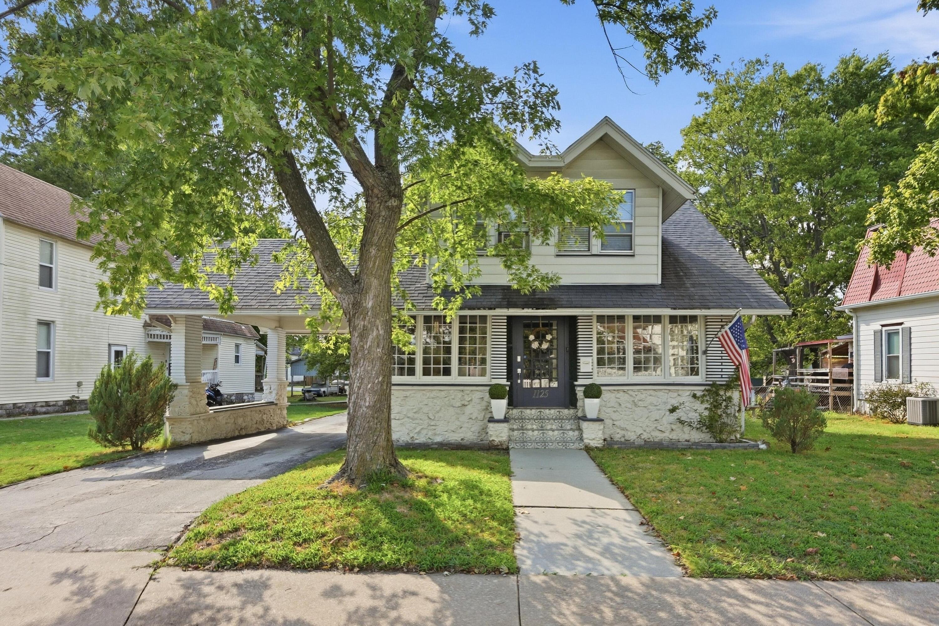 1125 S Main 1