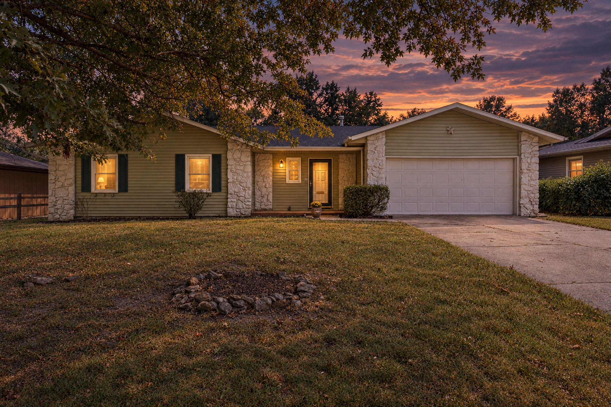 3012 W Countryside 1