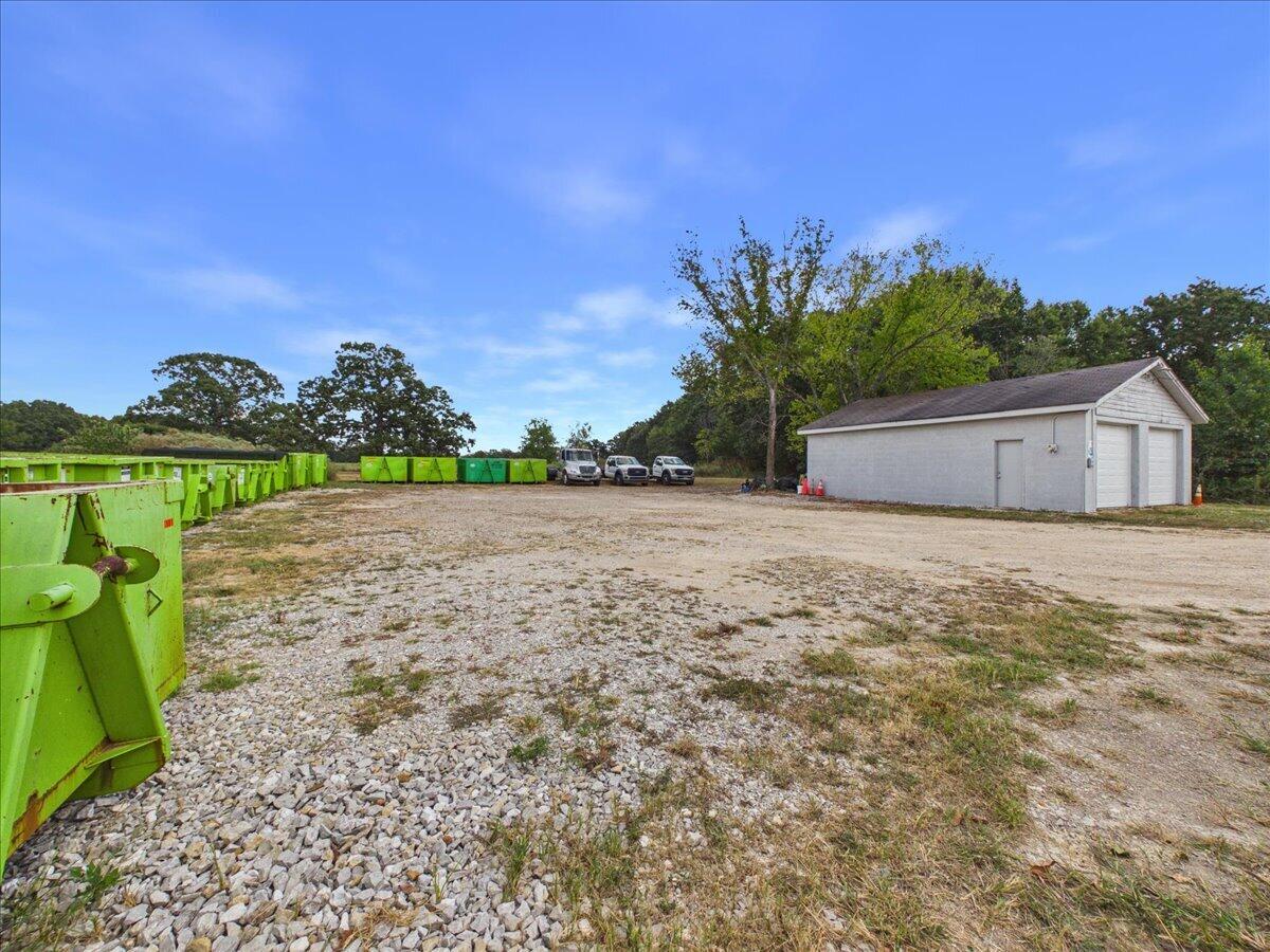 10012 N Richland 1