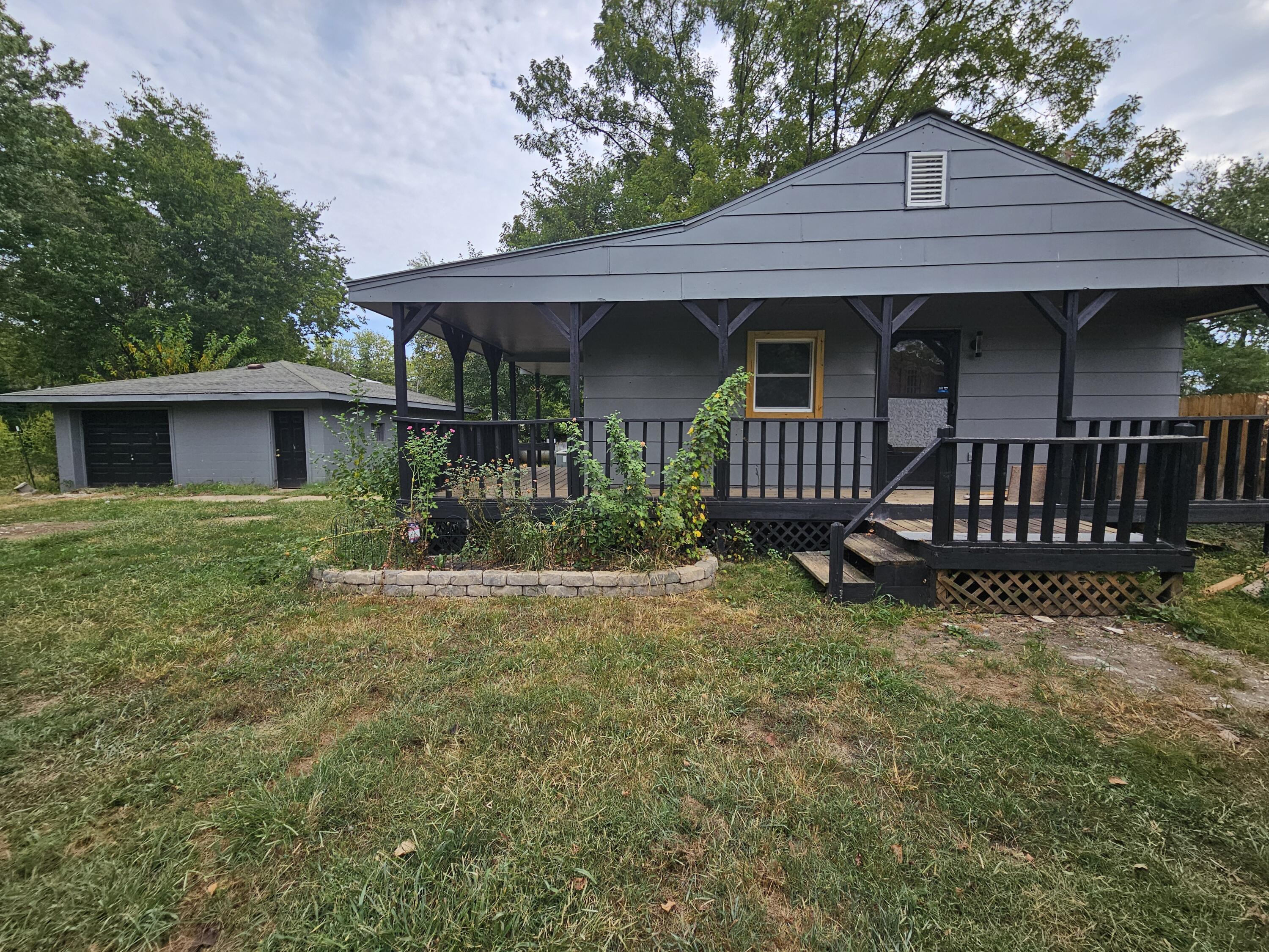 292 S Oak 1