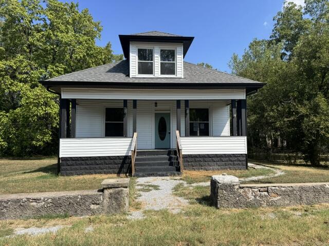 107 E Odell 1