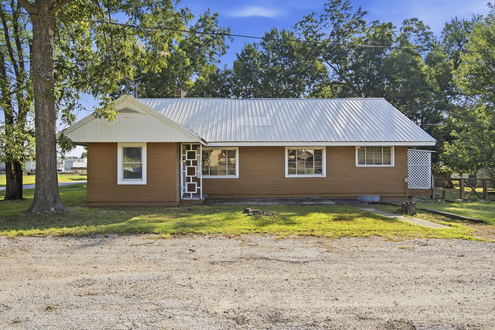 108 N Chestnut 1