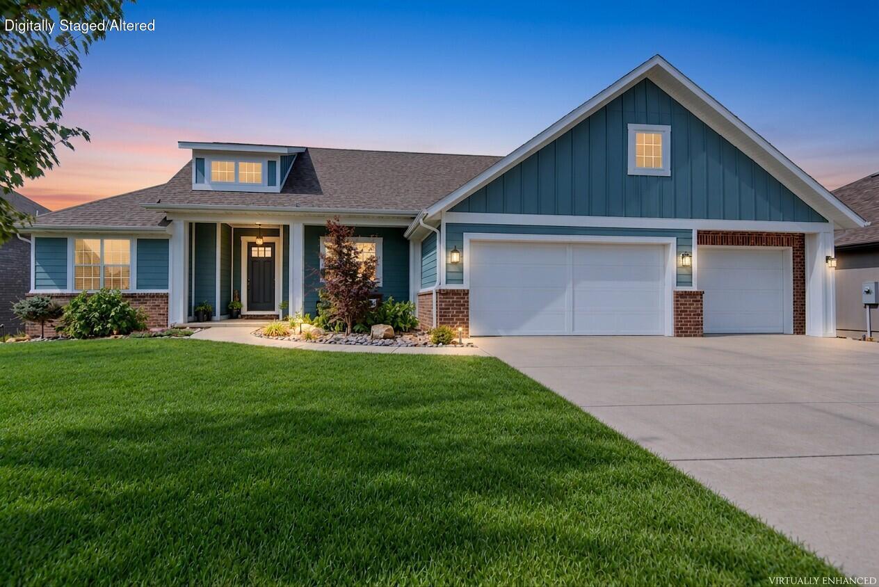 707 N Fox Hill