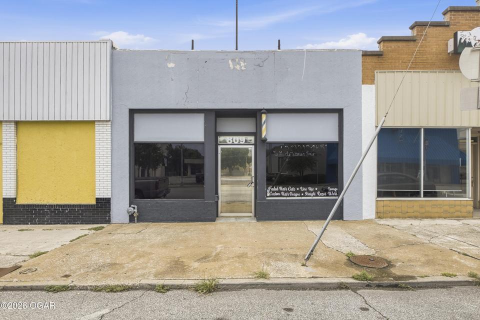 809 S Main