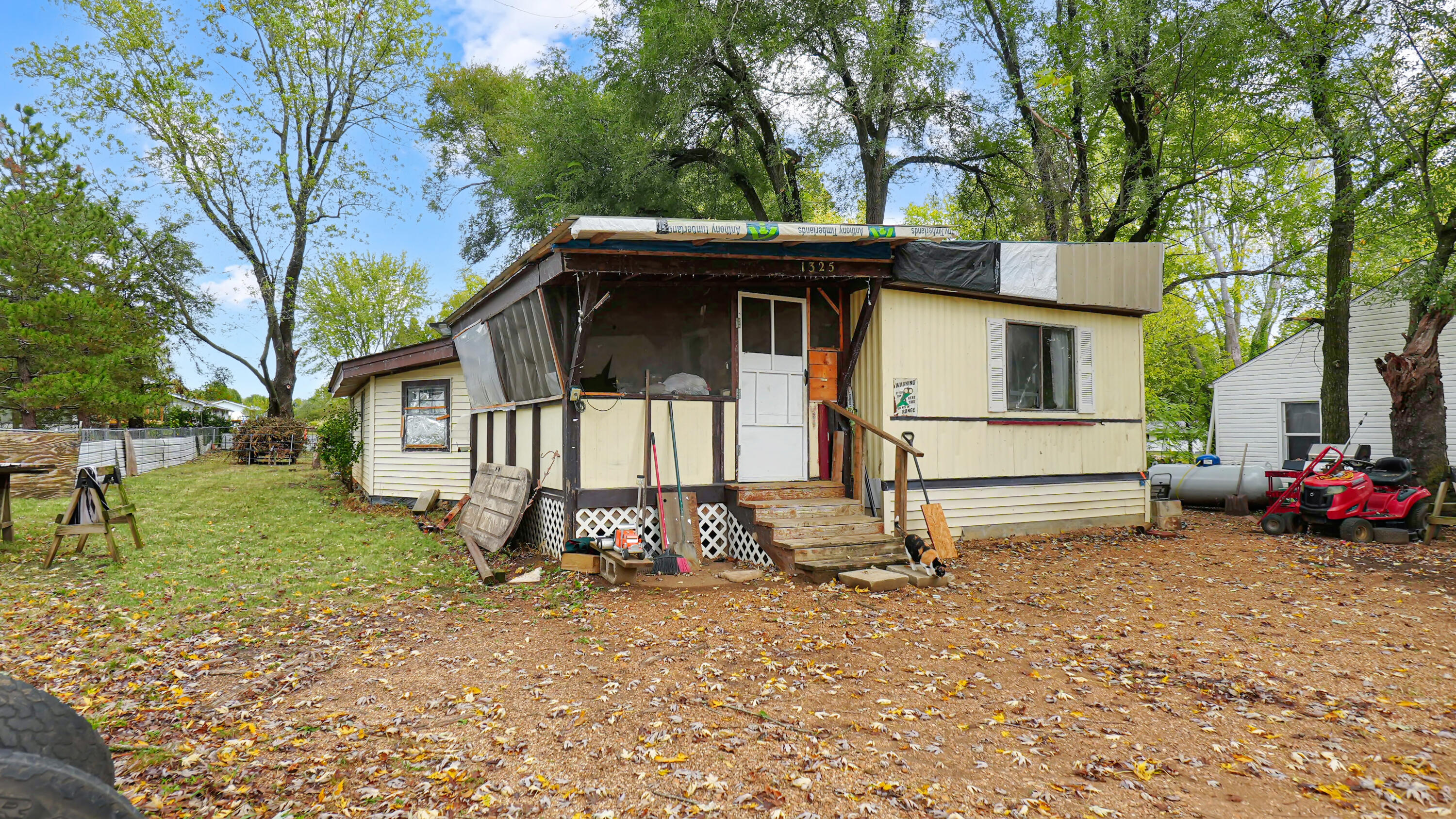 1325 W Mill
