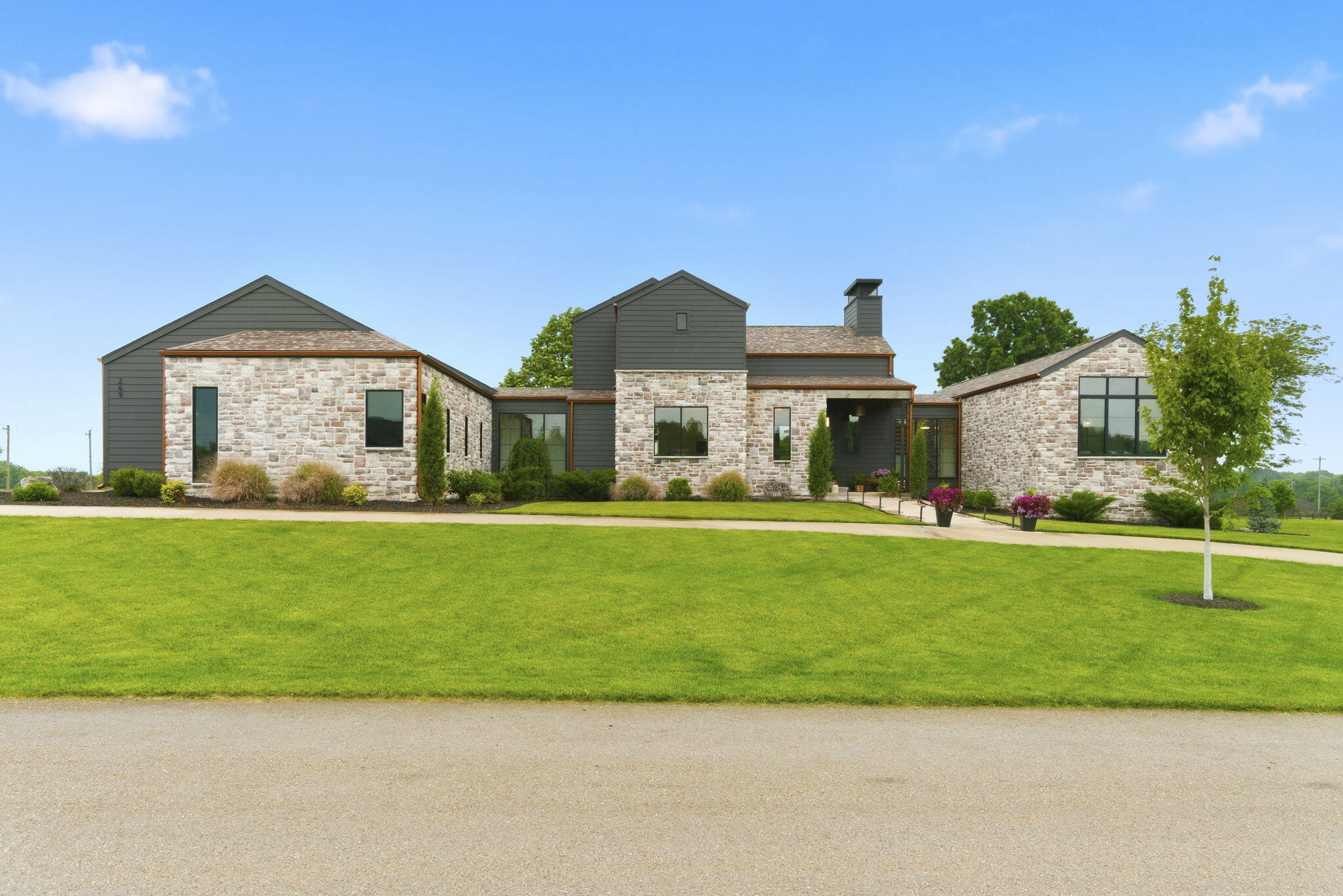 269 E Wisteria