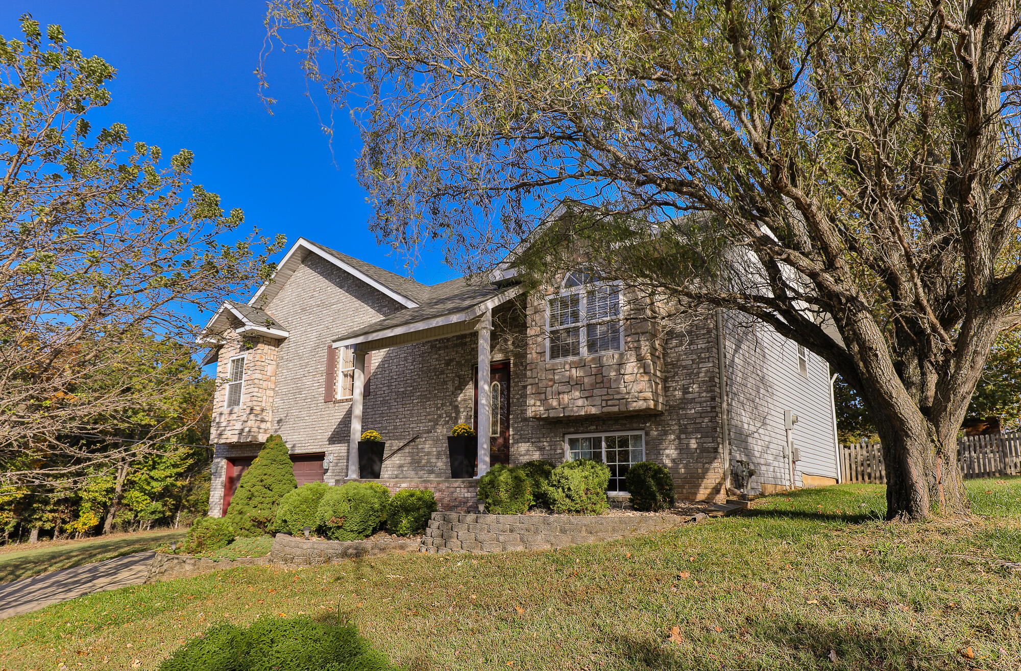 1107 E Robin