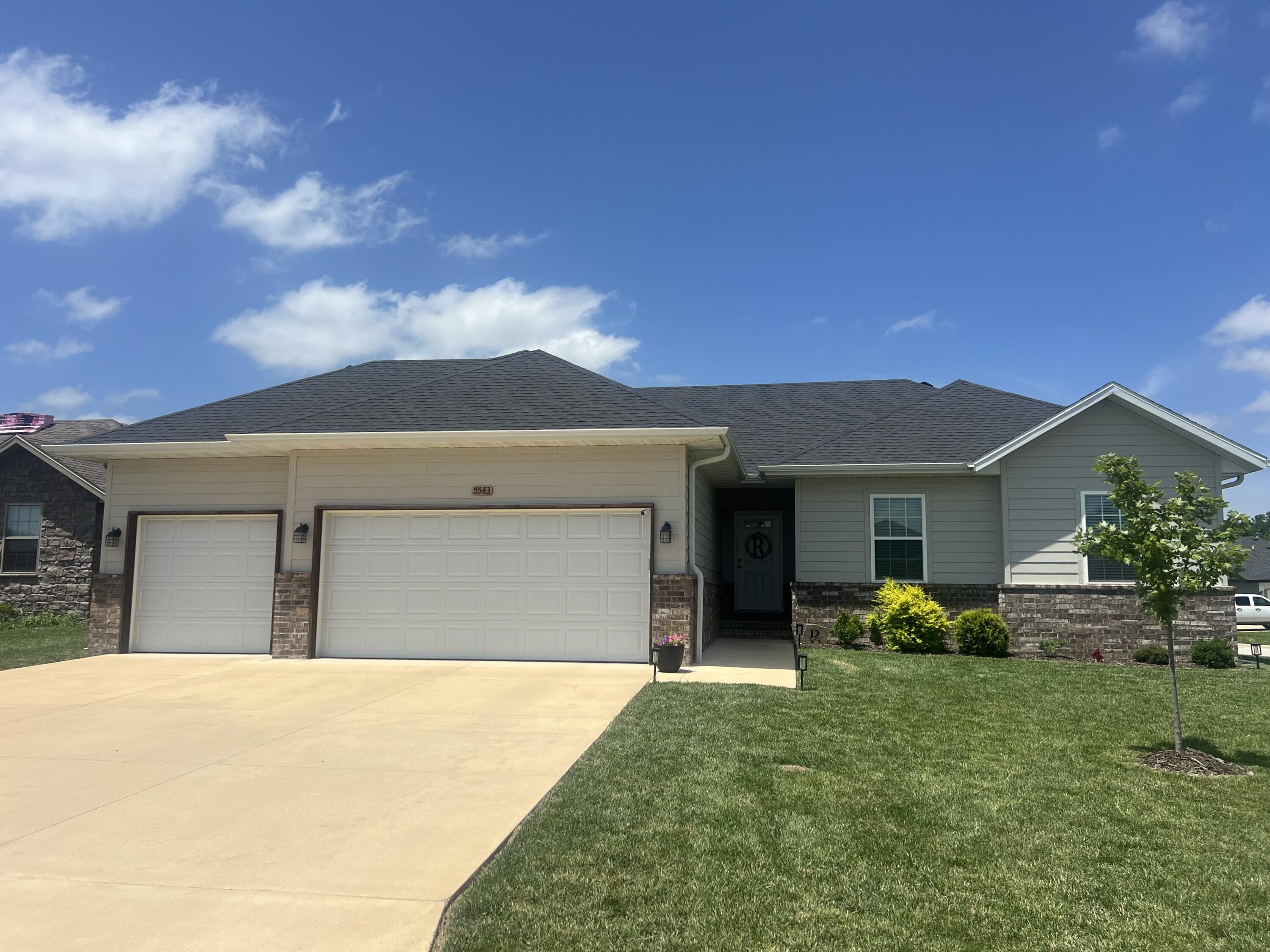 5543 W Mangrove